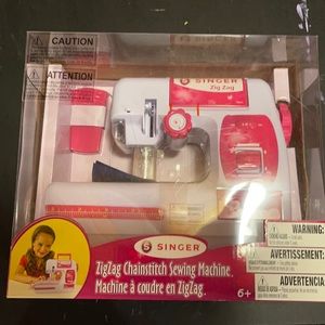 Vintage Kids Singer sewing machine 🧵